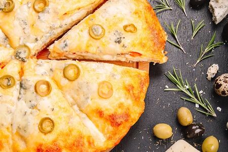 Четырёхэтажная пицца Голубое золото