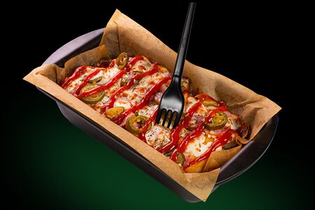 Ланч-бокс с беконом и острым халапеньо