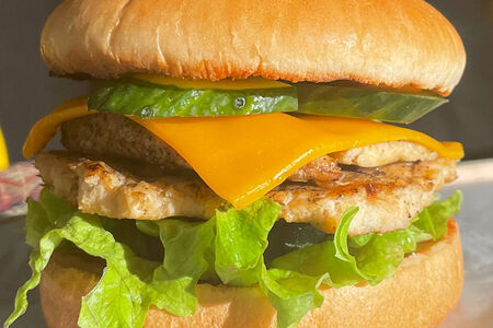 Маленький чикен бургер