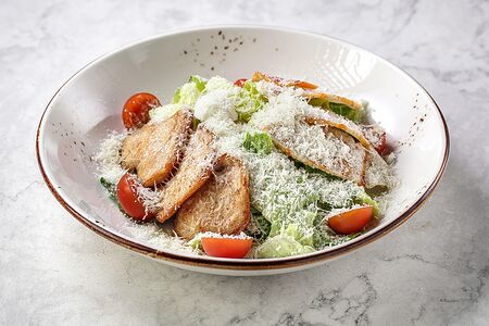 Салат Цезарь с курицей