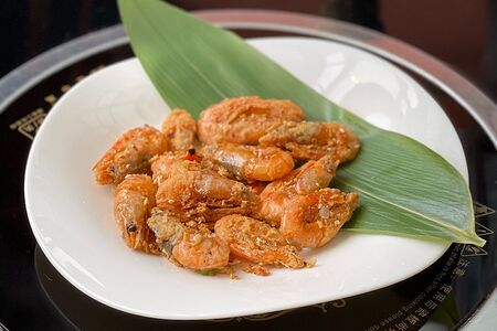 Хрустящие креветки с чесноком