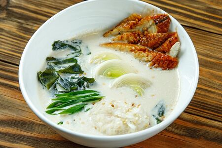 Сливочный суп с угрем