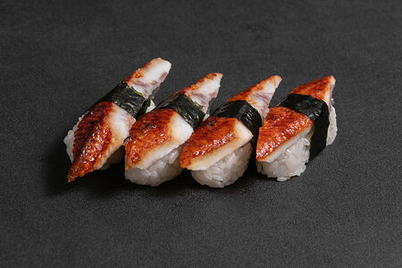 Суши с угрем