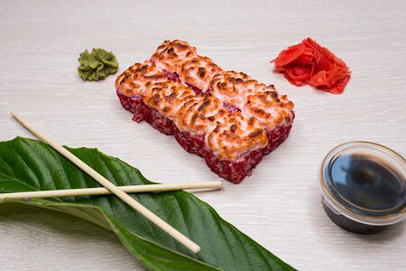 Запечённый ролл с окунём