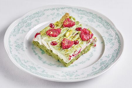 Фисташка с малиной