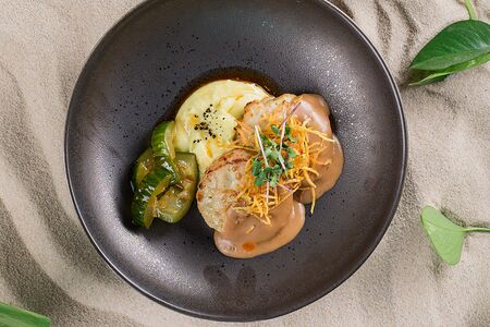 Котлеты из индейки с картофельным пюре с добавлением васаби