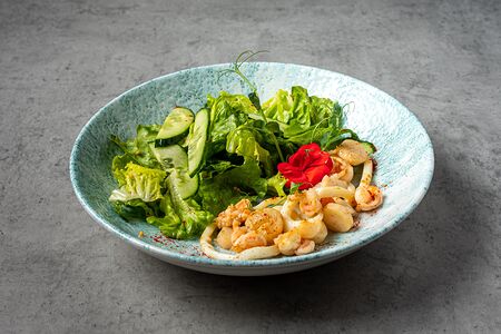 Салат с морепродуктами