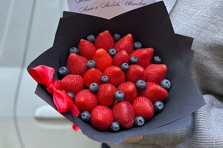 Букет Две Ягоды S