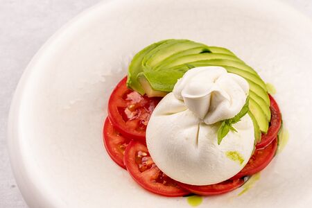 Итальянская Буррата с томатами