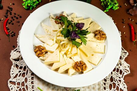 Кавказская сырная тарелка