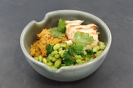 Жареный рис по-тайски с курицей