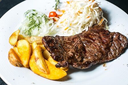 Свиная шея с картофельными дольками