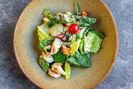 Салат с креветками в цитрусовой заправке юдзу