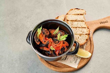 Черноморские мидии с томатным соусом