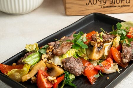 Салат с телятиной