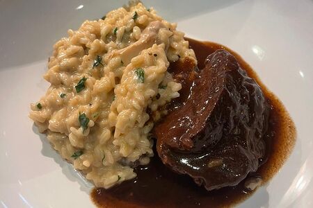 Ризотто с белыми грибами и говяжьими щечками