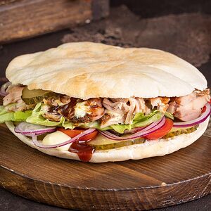 Пита с курицей BBQ