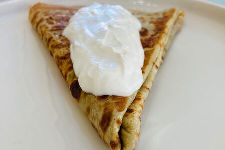 Блин со сметаной