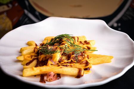 Картофель фри с беконом