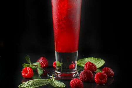 Лимонад малиновый