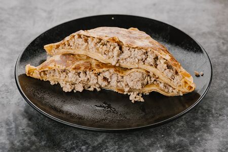 Королевский блин с мясом и сыром