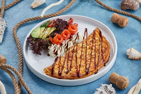 Омлет с красной рыбой