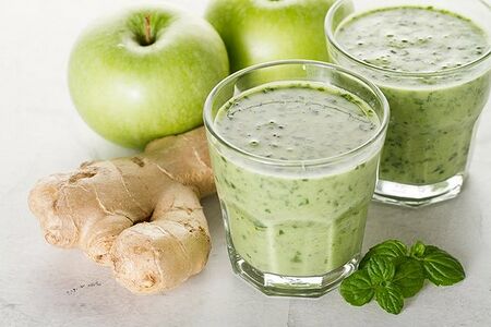 Свежевыжатый яблочный сок