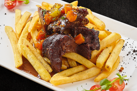 Томленые говяжьи щечки