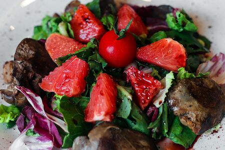Салат Теплый с куриной печенью