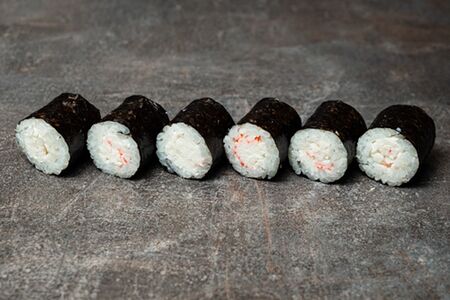 Ролл со снежным крабом