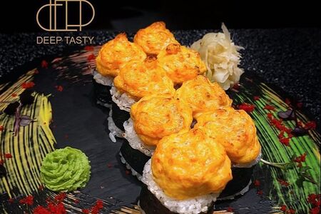 Запеченный ролл с креветкой