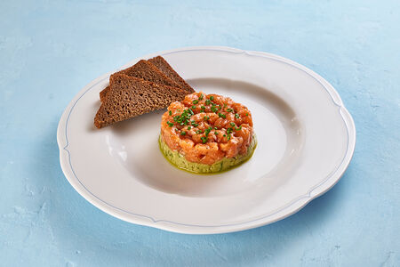 Тартар из форели с авокадо