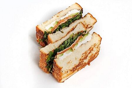 Сэндвич Лосось Татаки