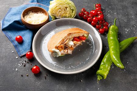 Шаурма в лепешке цезарь