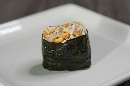 Гункан с угрем