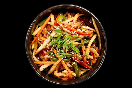 Харусаме с овощами и курицей