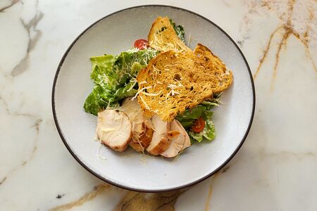 Цезарь с курицей