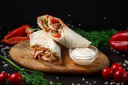 Шаурма с курицей в лаваше стандарт