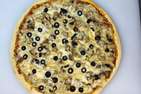 Курица и грибы пицца