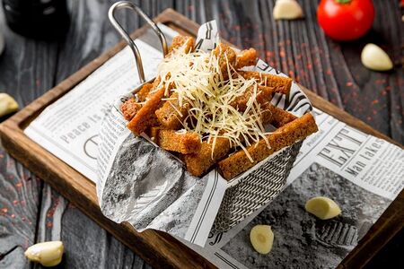 Гренки чесночные