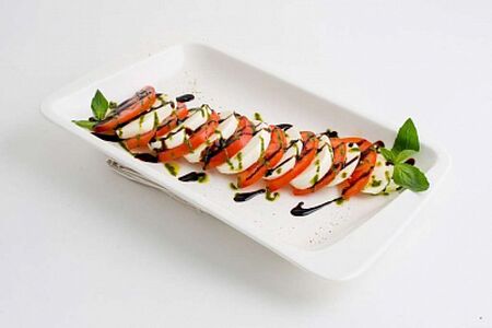 Капрезе с моцареллой буффало