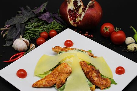 Салат Цезарь с курицей