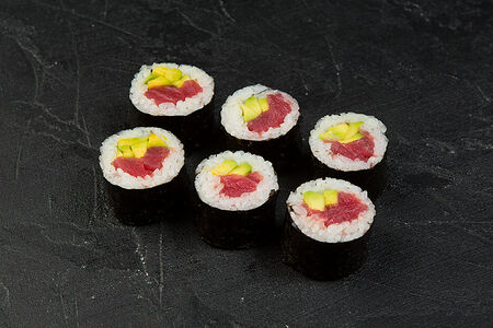 Маки тунец авокадо