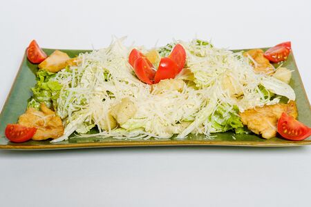 Салат Цезарь с курицей