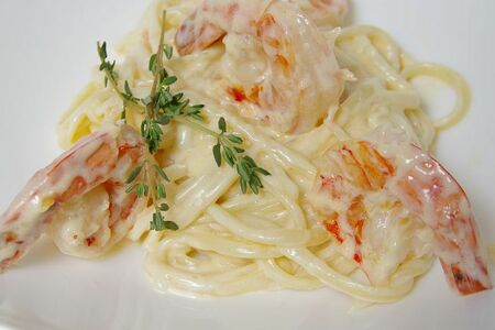 Лингвини с тигровыми креветками в сливочном соусе