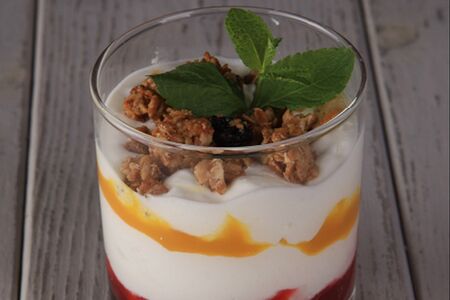 Гранола Манго-малина