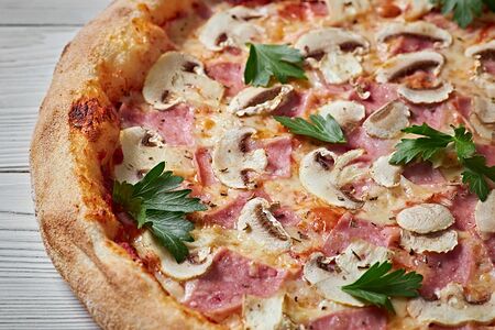 Ветчина и грибы