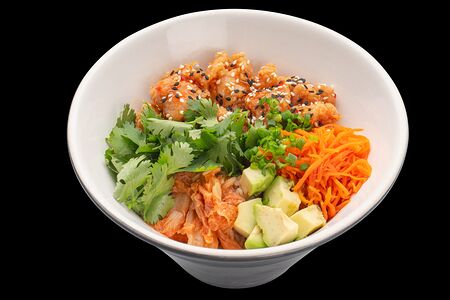 Боул с курицей и авокадо