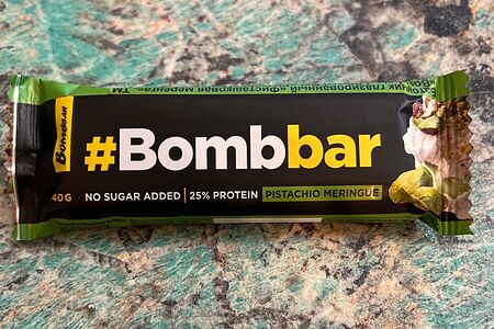 Батончик Bombar Фисташковая меренга