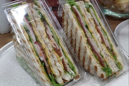 Сэндвичи с бужениной и окороком